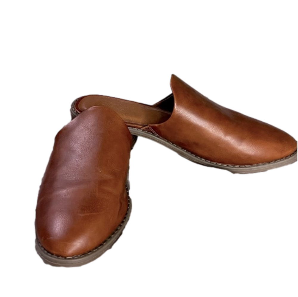 **EUC** Universal Thread Leather Mules​